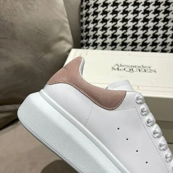 Women's sneakers - Picture 9 of 9